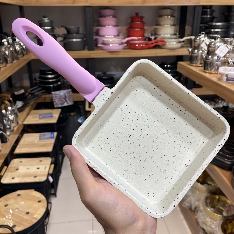 ماهیتابه چدن مربعی برند آوین