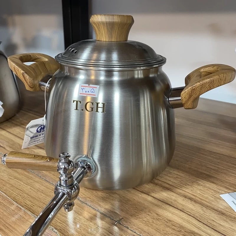 کتری شیر دار کف چدن برند قیطاسی گنجایش 2.5 لیتری کد 3005